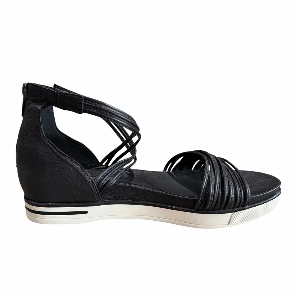 Eileen Fisher Strappy Sandals Size 9 Black Leather Shea Open Toe Sporty